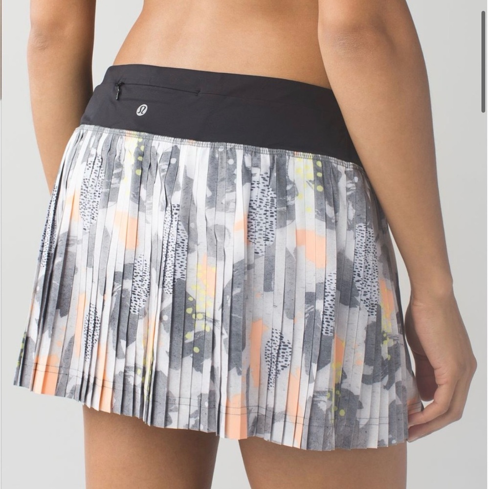 Lululemon Pleat To Street Skirt II Mini Art Pop White Multi Black Size 4